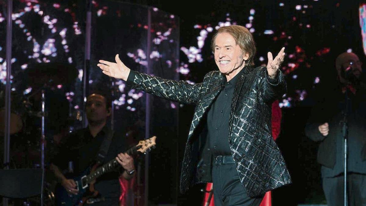 TVE cancela el especial navideño de ‘La revuelta’ por “respeto a Raphael” TVE cancela el especial navideño de ‘La revuelta’ por “respeto a Raphael”