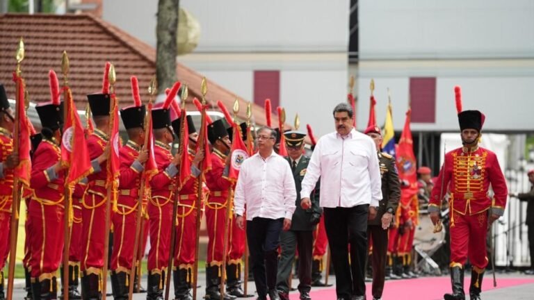El debate por la decisión del Gobierno de hacer presencia en la posesión de Maduro