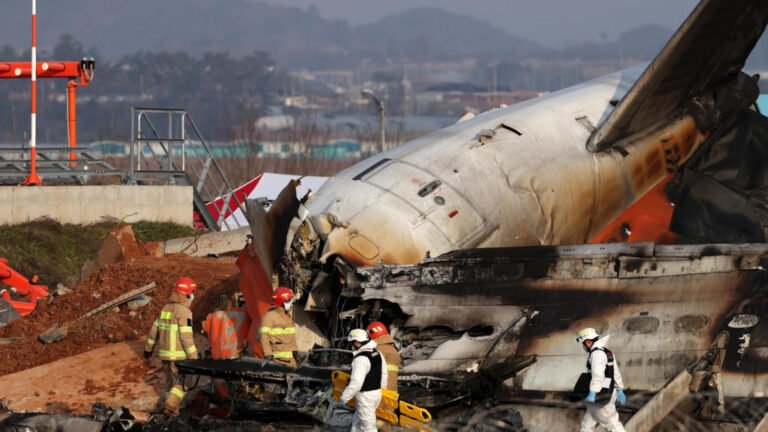 Las autoridades identifican a 174 de las 179 víctimas mortales del accidente aéreo de Corea del Sur