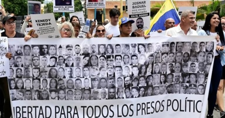 El régimen chavista de Venezuela anunció otras 200 excarcelaciones de personas detenidas tras los comicios presidenciales