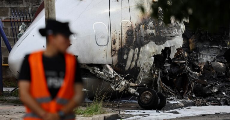 Tragedia en San Fernando: retiraron los cuerpos y derrumbarán la casa donde impactó el avión