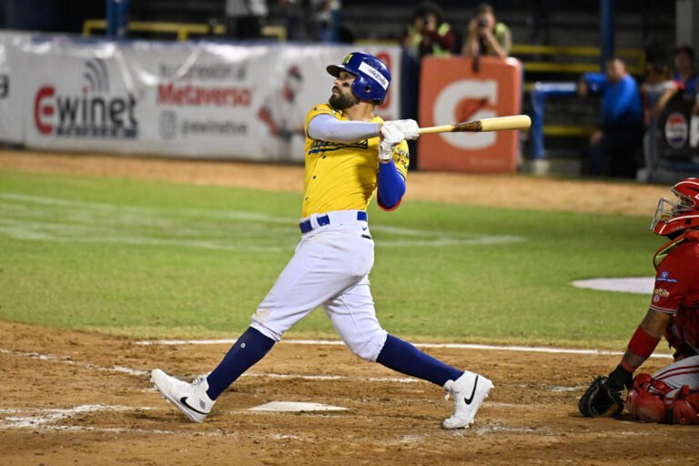 Renato Núñez hizo historia con su combinación de poder y productividad