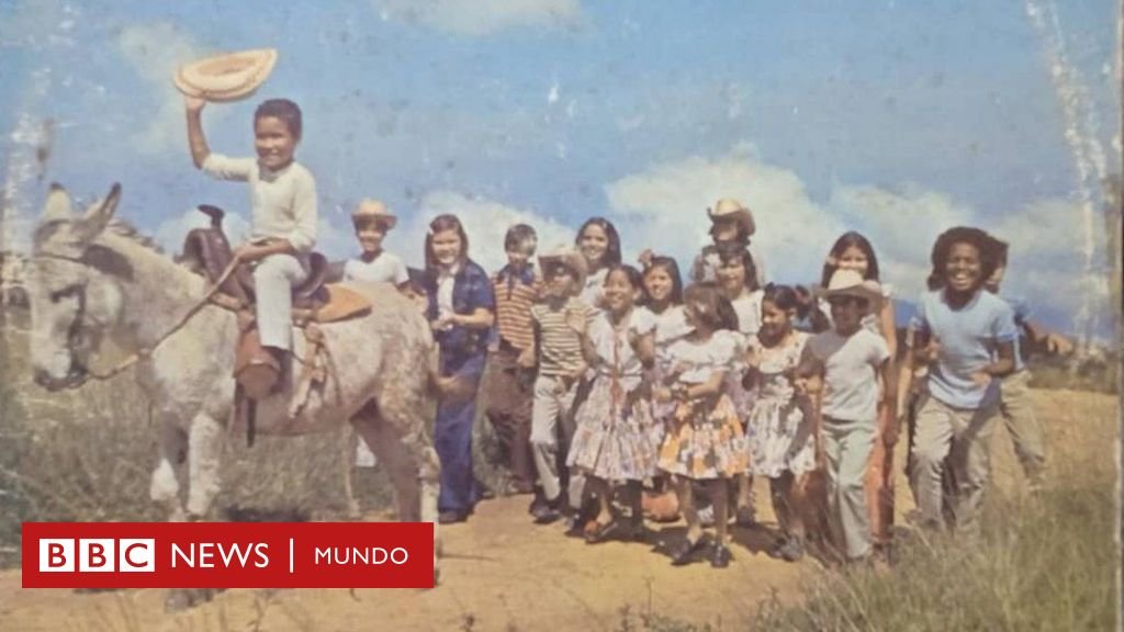 Mi Burrito Sabanero: la historia del niño venezolano que popularizó el villancico y no recibió “ni un bolívar partido por la mitad” Mi Burrito Sabanero: la historia del niño venezolano que popularizó el villancico y no recibió “ni un bolívar partido por la mitad”