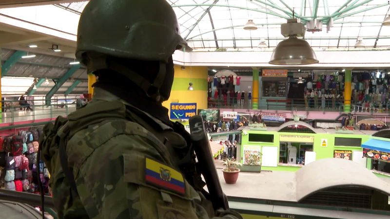 Las Fuerzas Armadas de Ecuador ponen bajo custodia a 16 militares investigados por desaparición de 4 menores en Guayaquil Las Fuerzas Armadas de Ecuador ponen bajo custodia a 16 militares investigados por desaparición de 4 menores en Guayaquil