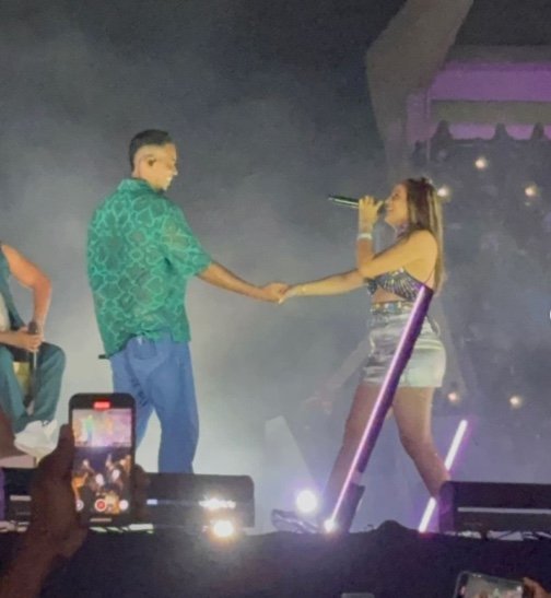 Un beso con Romeo Santos le costó el divorcio a una fan Un beso con Romeo Santos le costó el divorcio a una fan
