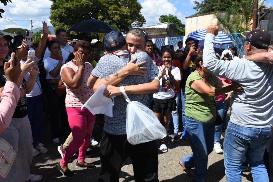 “Siguen quedando más de 1800 personas detenidas por razones políticas en Venezuela”: defensora de derechos humanos sobre recientes excarcelaciones – AlbertoNews