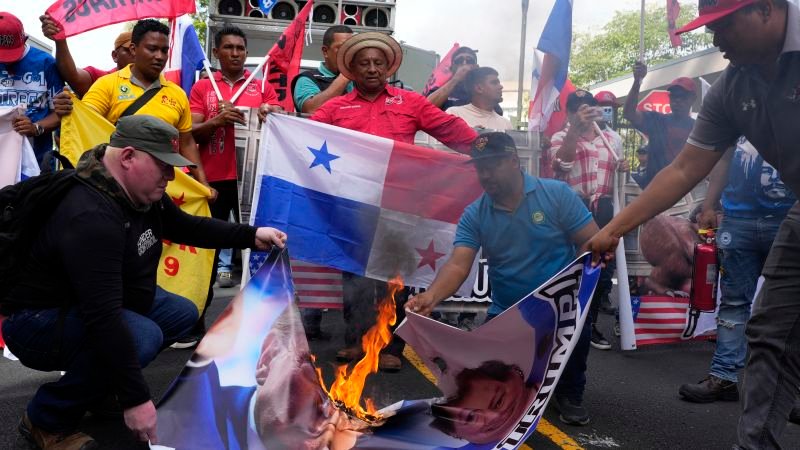 Protestan contra Trump frente a la Embajada de EE.UU. en Panamá por declaraciones sobre el Canal Protestan contra Trump frente a la Embajada de EE.UU. en Panamá por declaraciones sobre el Canal