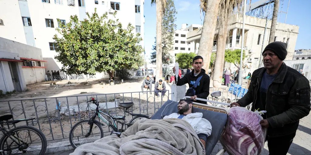 Israel ataca y detiene al director del último hospital operativo en el norte de Gaza Israel ataca y detiene al director del último hospital operativo en el norte de Gaza