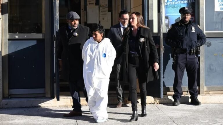 ¿Quién es el sospechoso de prender fuego a una mujer en el metro de Nueva York y qué pasó? Esto sabemos
