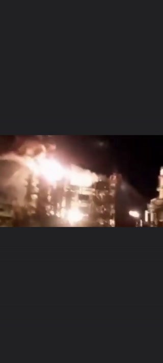 Loop – Ucrania ejecutó un ataque aéreo masivo contra la mayor refinería de petróleo del sur de Rusia Loop – Ucrania ejecutó un ataque aéreo masivo contra la mayor refinería de petróleo del sur de Rusia