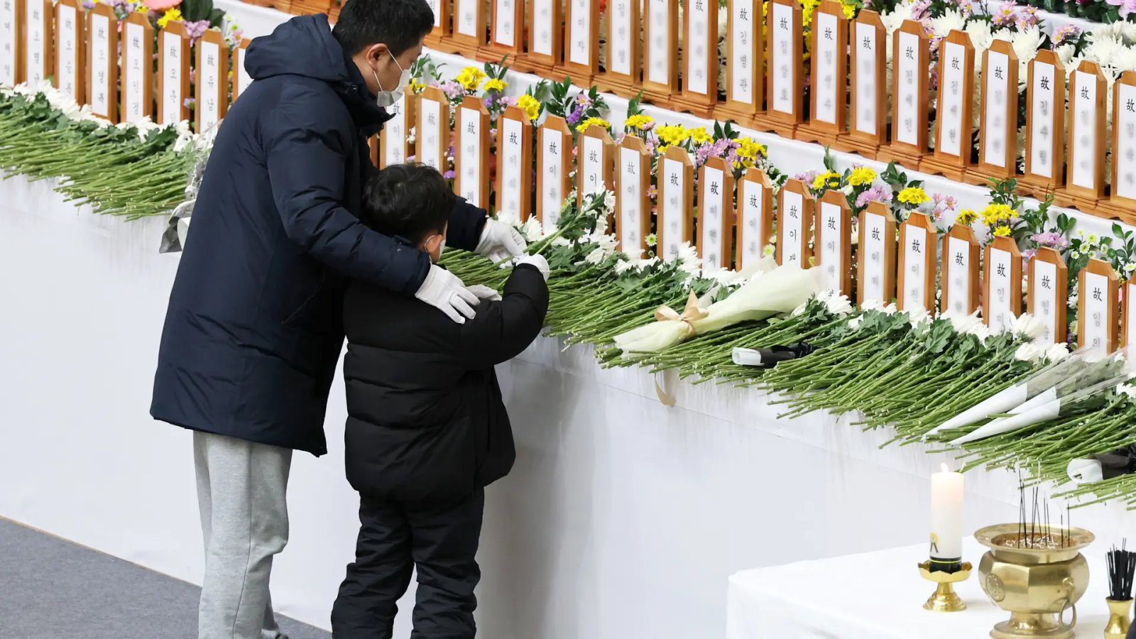Una de las cajas negras del avión surcoreano accidentado será enviada a EE.UU. Una de las cajas negras del avión surcoreano accidentado será enviada a EE.UU.
