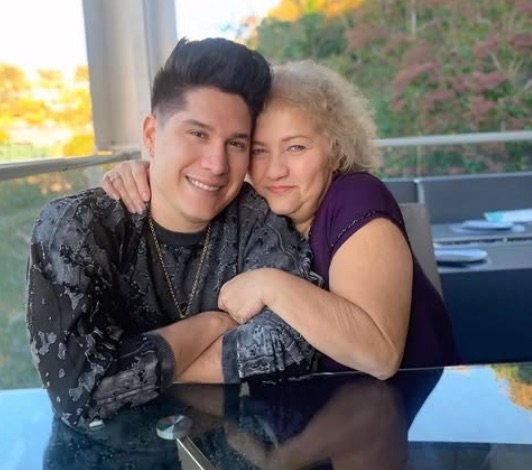 Chyno Miranda se reencontró con su mamá Chyno Miranda se reencontró con su mamá