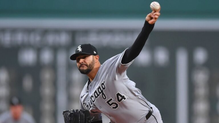 Martín Pérez (codo) perdería todo 2025 con White Sox, fuentes