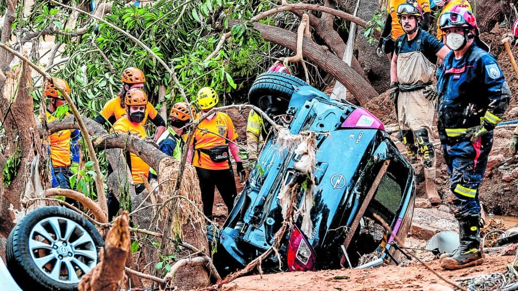 Dana y barranco del Poyo | La Fiscalía exige saber qué seguimiento hicieron Emergencias y CHJ de la alerta de la rambla del Poyo Dana y barranco del Poyo | La Fiscalía exige saber qué seguimiento hicieron Emergencias y CHJ de la alerta de la rambla del Poyo