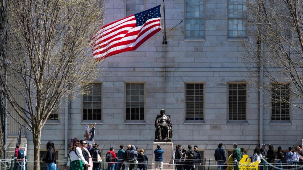 “Ansiedad” entre los españoles en Harvard por el veto de Trump “Ansiedad” entre los españoles en Harvard por el veto de Trump