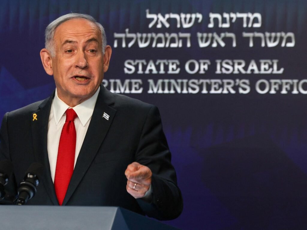 Netanyahu anuncia que los ‘Carros de Gedeón’ arrasarán Gaza hasta convertirla en la nueva Riviera de Trump Netanyahu anuncia que los ‘Carros de Gedeón’ arrasarán Gaza hasta convertirla en la nueva Riviera de Trump