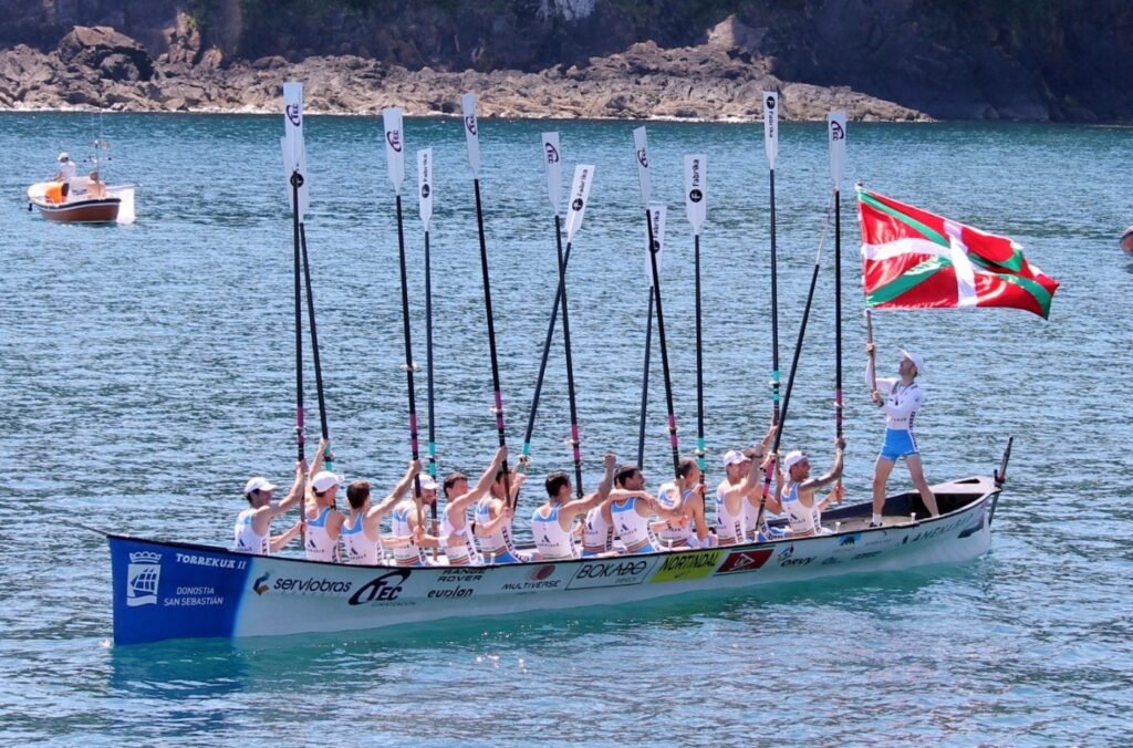 Donostiarra domina en Mutriku en la última regata de la pretemporada Donostiarra domina en Mutriku en la última regata de la pretemporada