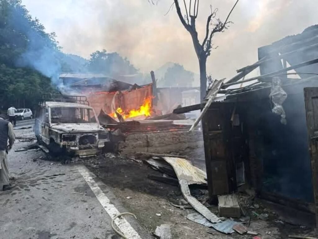 Pakistán intercepta dos drones sobre su territorio mientras sopesa su respuesta a los bombardeos de la India | Internacional Pakistán intercepta dos drones sobre su territorio mientras sopesa su respuesta a los bombardeos de la India | Internacional