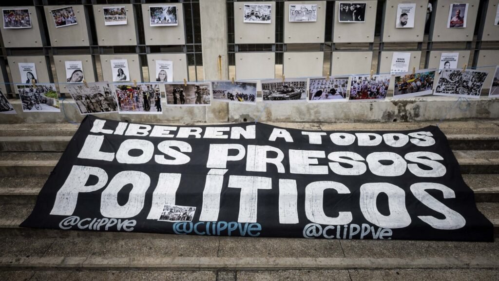 “Los presos políticos están secuestrados, solo que en un ente controlado por el Estado”: Zair Mundaray, abogado penalista “Los presos políticos están secuestrados, solo que en un ente controlado por el Estado”: Zair Mundaray, abogado penalista