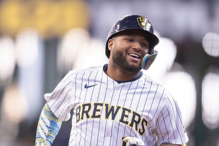 Jackson Chourio despacha su 7° jonrón y aumenta a 6 sus lideratos ofensivos en Milwaukee