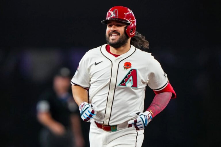 Eugenio Suárez conecta otro kilométrico jonrón y acaba con la mala racha de Arizona