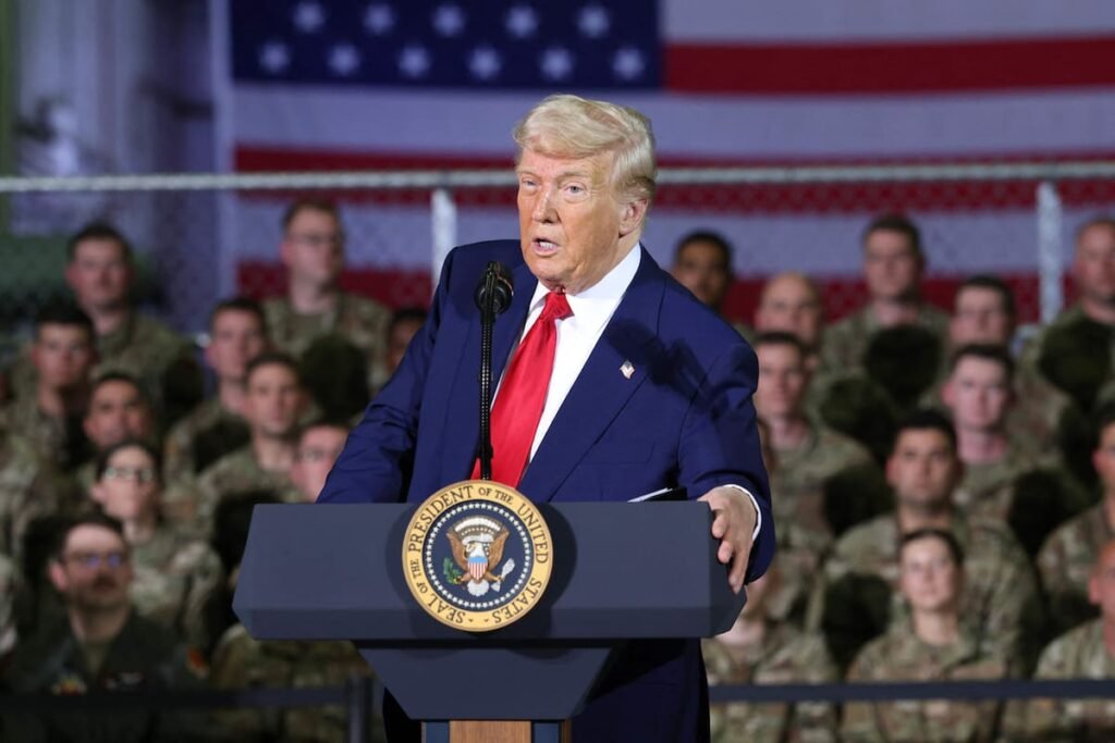 Acciones cotizan mixtas y dólar cae; proyecto tributario de Trump aumenta temores fiscales Acciones cotizan mixtas y dólar cae; proyecto tributario de Trump aumenta temores fiscales