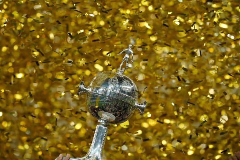 Venezolano Miguel Navarro denuncia comentarios xenófobos durante un partido de la Libertadores