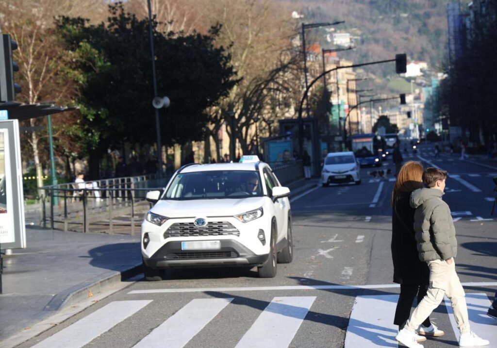 Donostia sumará en verano más de un centenar de taxis a su flota Donostia sumará en verano más de un centenar de taxis a su flota