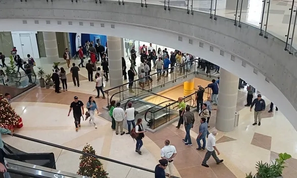 Sambil Caracas sigue siendo más concurrido: 30.000 personas al día visitan el Sambil La Candelaria Sambil Caracas sigue siendo más concurrido: 30.000 personas al día visitan el Sambil La Candelaria