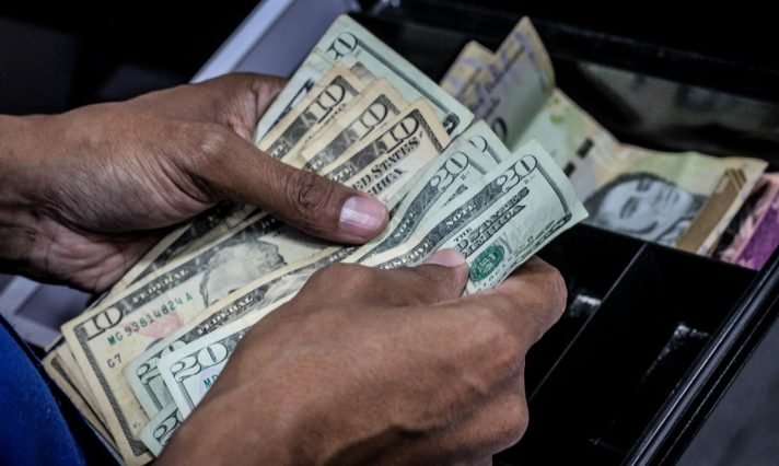 Así se cotizan el dólar y el euro este fin de semana