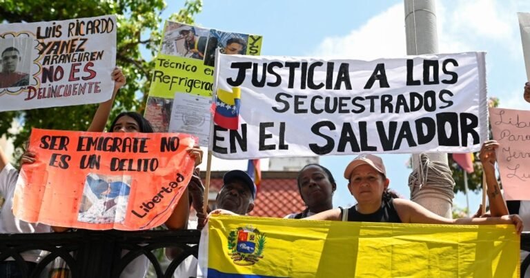 El Salvador rechaza la petición de protección a los deportados venezolanos detenidos