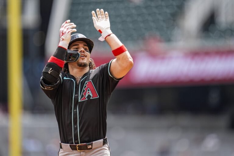 Tras una remontada histórica, los D-backs abren la serie contra los Reds en mala racha