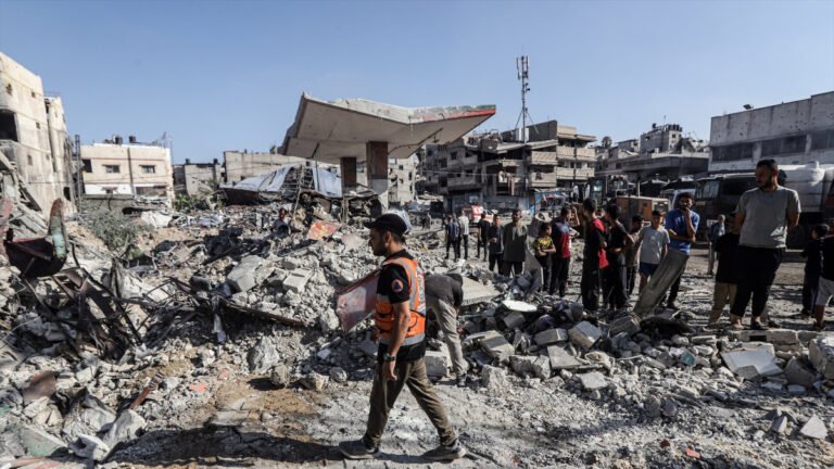 Israel mata a más de 45 personas en bombardeos contra dos escuelas y otros puntos de Gaza
