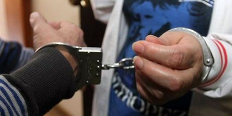 Detienen a una adolescente y su pareja por la muerte de un bebé Detienen a una adolescente y su pareja por la muerte de un bebé