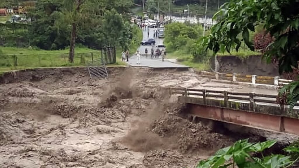 ▷ Cardenal Baltazar Porras expresa apoyo y solidaridad a familias afectadas por las lluvias #25Jun
