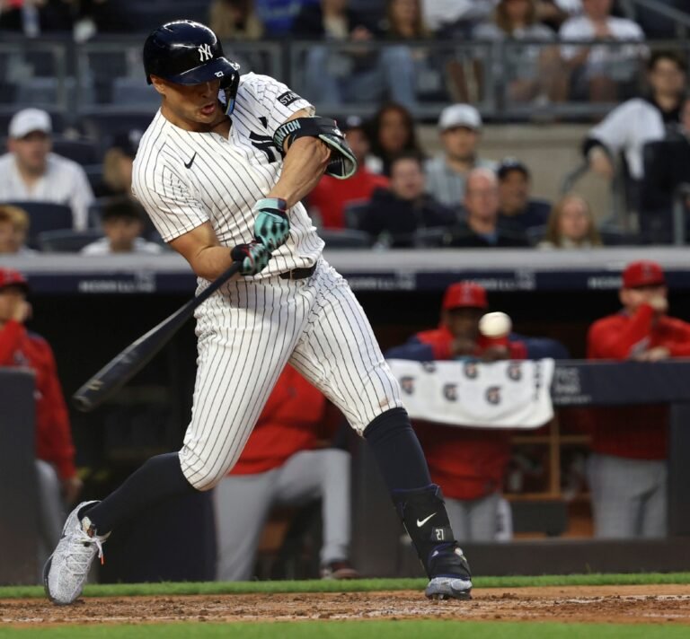 Yankees, con Stanton, caen 1-0 ante Los Ángeles