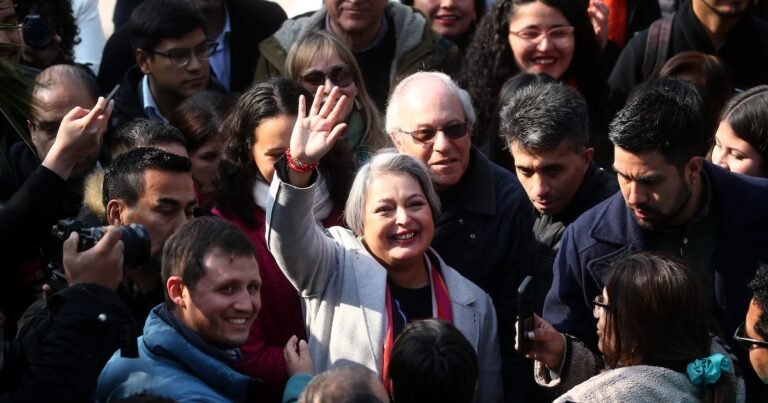 La performance de Jara: sus bastiones comunales y dónde no logró superar la votación de Jadue en 2021