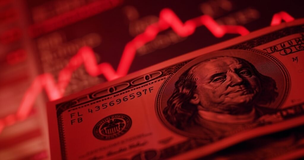 Caída del peso dominicano se recrudece y el dólar cierra el día con importantes ganancias Caída del peso dominicano se recrudece y el dólar cierra el día con importantes ganancias