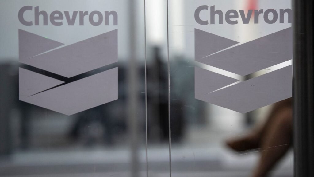 “La sanción petrolera viene con aranceles”: empresario venezolano analiza consecuencias de la salida de Chevron del país “La sanción petrolera viene con aranceles”: empresario venezolano analiza consecuencias de la salida de Chevron del país