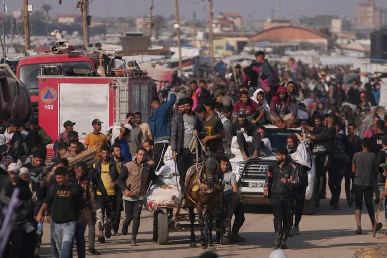 Buscar comida en Gaza se convierte en una carrera mortal entre disparos | Internacional