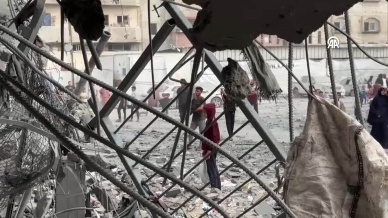 Israel mata a más de 45 personas en bombardeos contra dos escuelas y otros puntos de Gaza