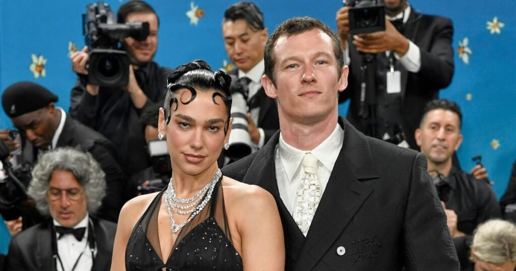 De qué se trata el libro que unió a Dua Lipa y Callum Turner De qué se trata el libro que unió a Dua Lipa y Callum Turner
