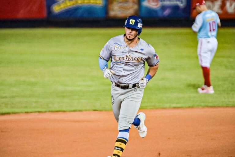 Águilas y Magallanes pactan múltiple cambio por varias estrellas