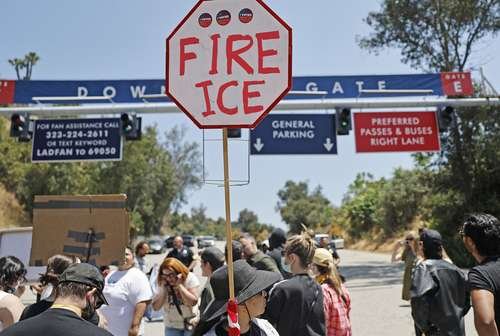 Los Dodgers niegan acceso a sus instalaciones a elementos del ICE