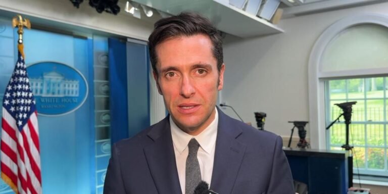 El corresponsal de ABC David Alandete analiza el impacto de la vinculación de Trump en el caso Epstein