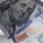 El dólar global se debilitó y el yen recortó pérdidas tras reacción moderada de Irán