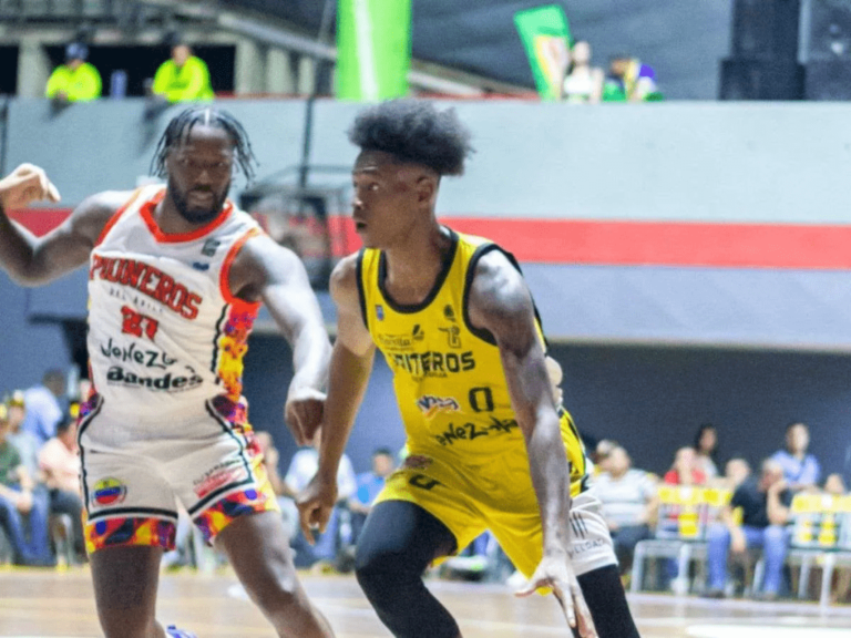 SPB: Gaiteros del Zulia abrió el Super 4 con triunfo en casa ante Trotamundos de Carabobo 95-94