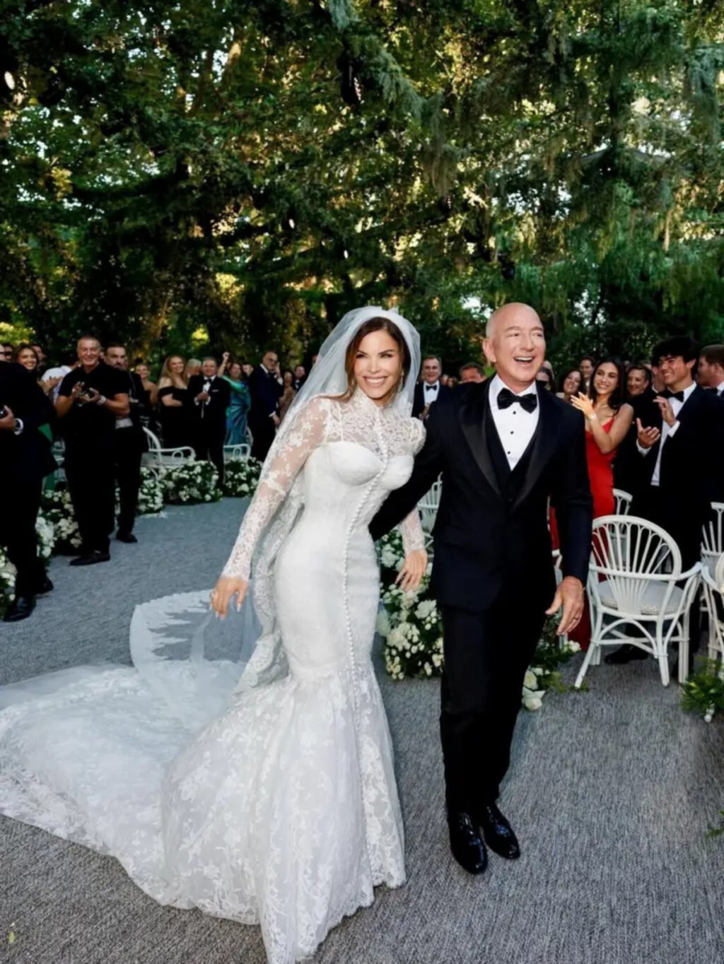 La boda de Jeff Bezos terminó con baile de máscaras y sin Lady Gaga La boda de Jeff Bezos terminó con baile de máscaras y sin Lady Gaga