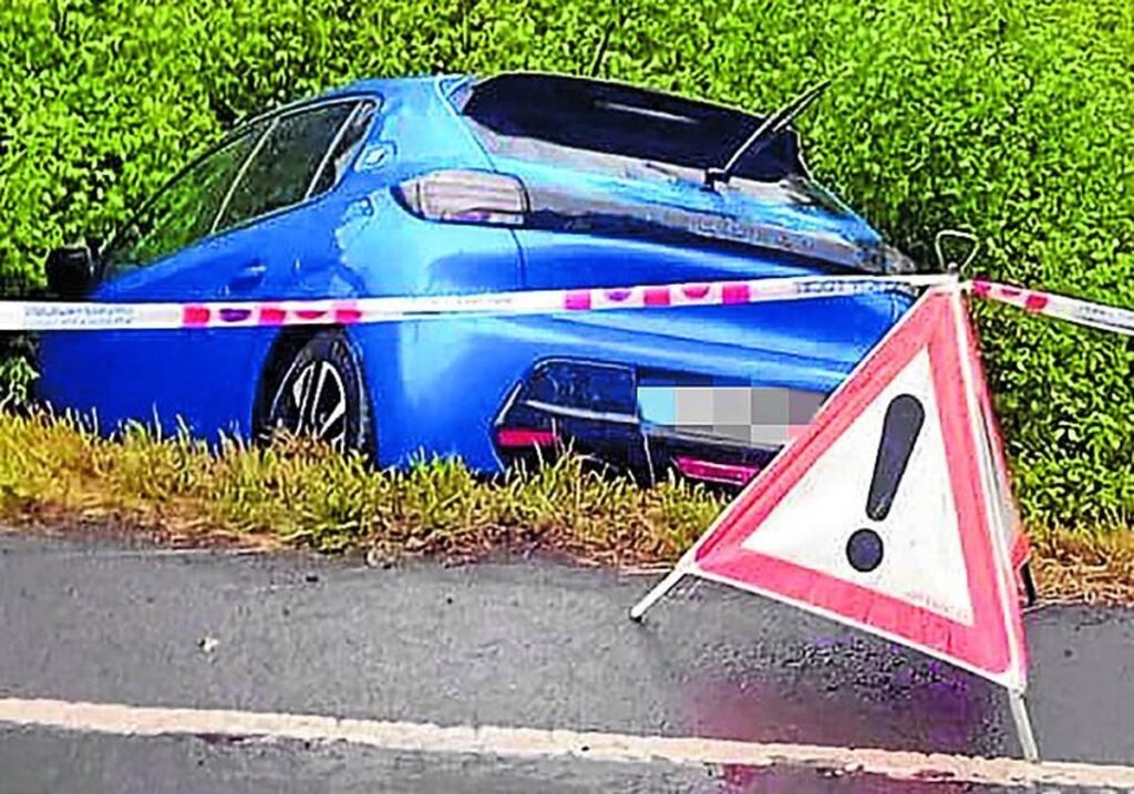 La Policía de Sopela multa a un gruista que se negó a auxiliar a un coche eléctrico La Policía de Sopela multa a un gruista que se negó a auxiliar a un coche eléctrico