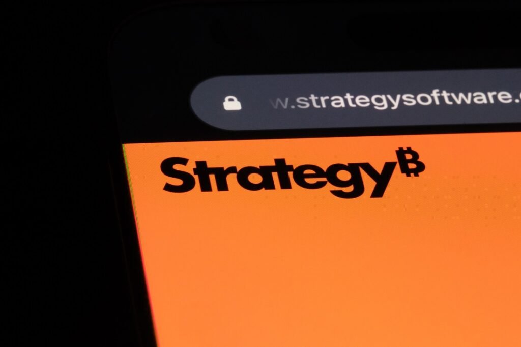 Strategy lanzó en Nasdaq nueva acción preferente con respaldo en bitcoin Strategy lanzó en Nasdaq nueva acción preferente con respaldo en bitcoin